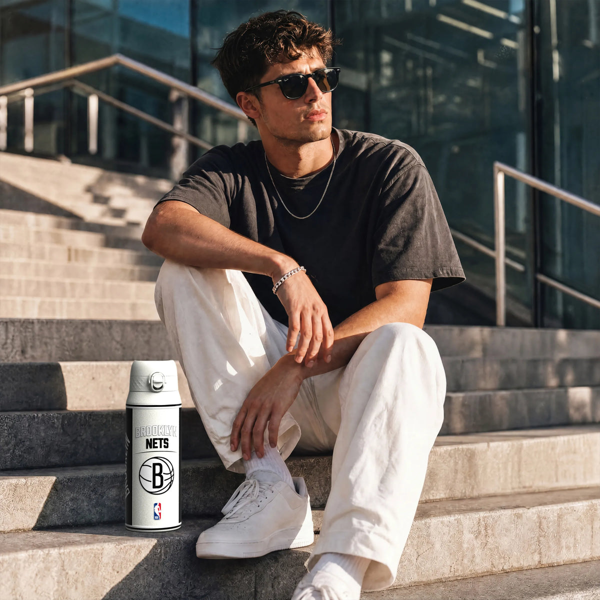 NBA x ION8, Insulated Steel Bottle, Brooklyn Nets, 750ml (24oz) — foto adicional del producto